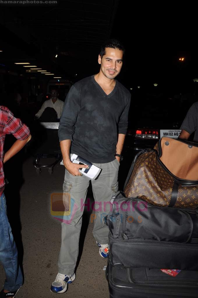 Dino Morea leaves for IIFA on 19th June 2011 