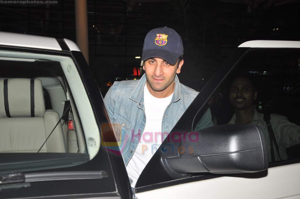 Ranbir Kapoor snapped at domestic airport on 20th June 2011 