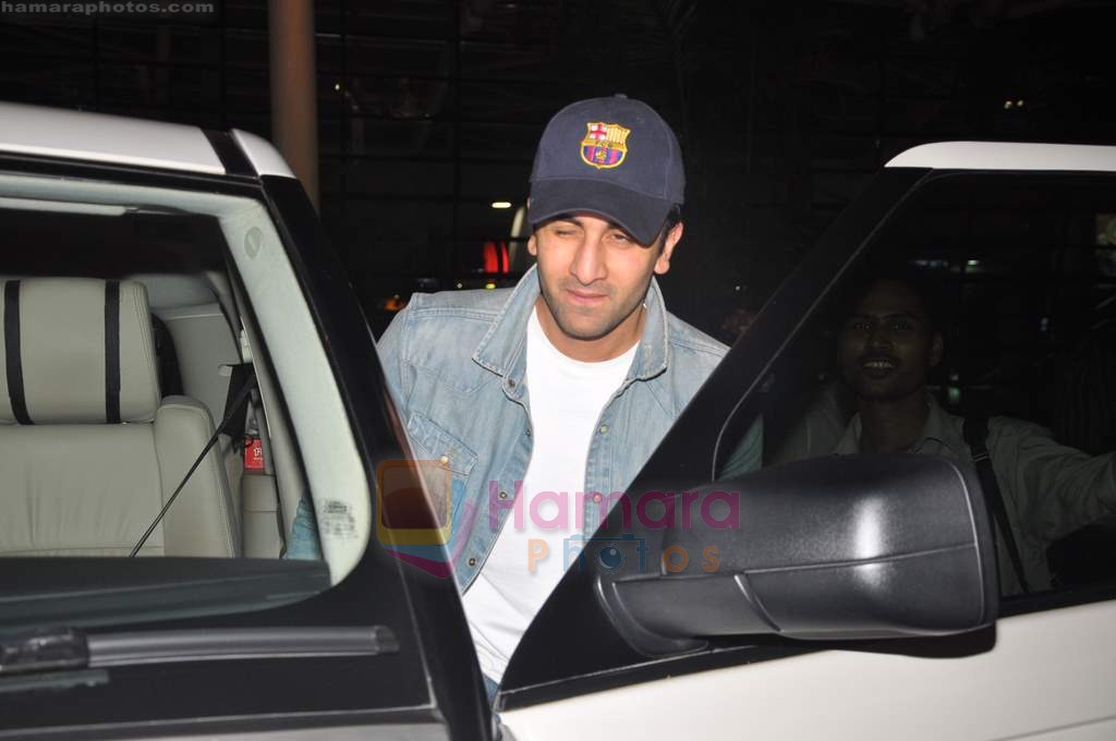 Ranbir Kapoor snapped at domestic airport on 20th June 2011 