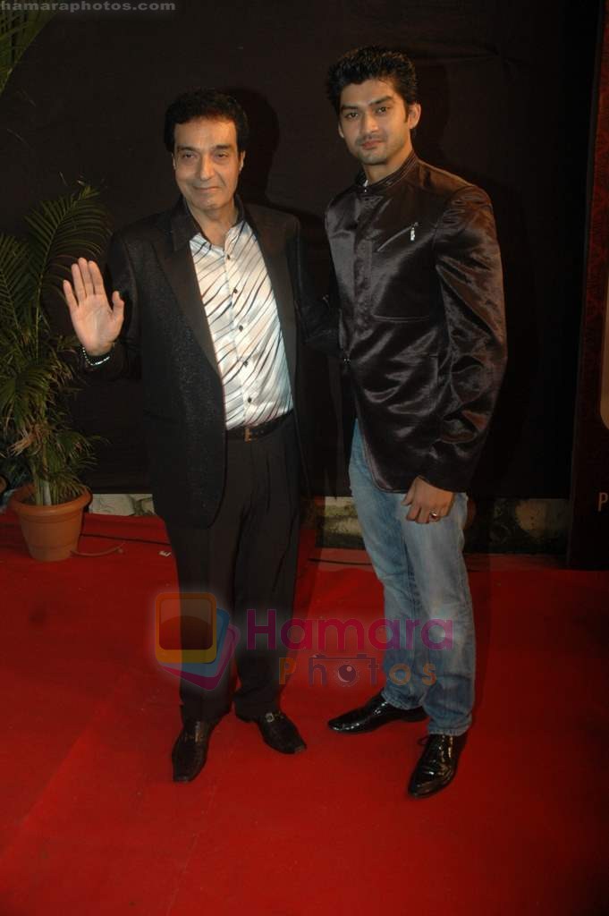 Dheeraj Kumar at Gold Awards in Filmcity, Mumbai on 18th June 2011 