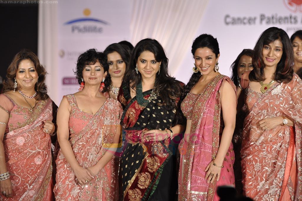 Divya Dutta, Shaina NC, Tisca Chopra at Pidilite-CPAA charity fashion show in Intercontinental The Lalit, Mumbai on 19th June 2011 