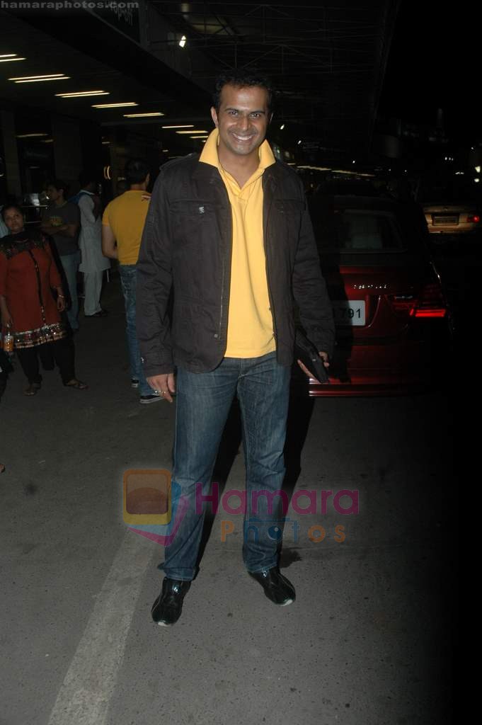 leave for IIFA in Mumbai Airport on 21st June 2011 