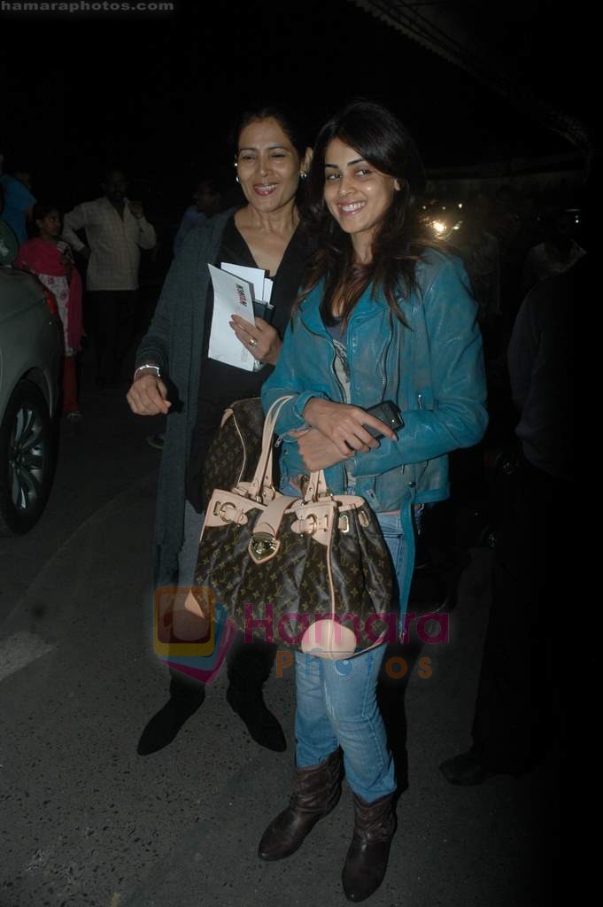 Genelia D Souza leave for IIFA in Mumbai Airport on 21st June 2011 