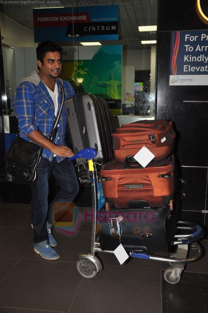 Madhavan leave for IIFA in Mumbai Airport on 21st June 2011 