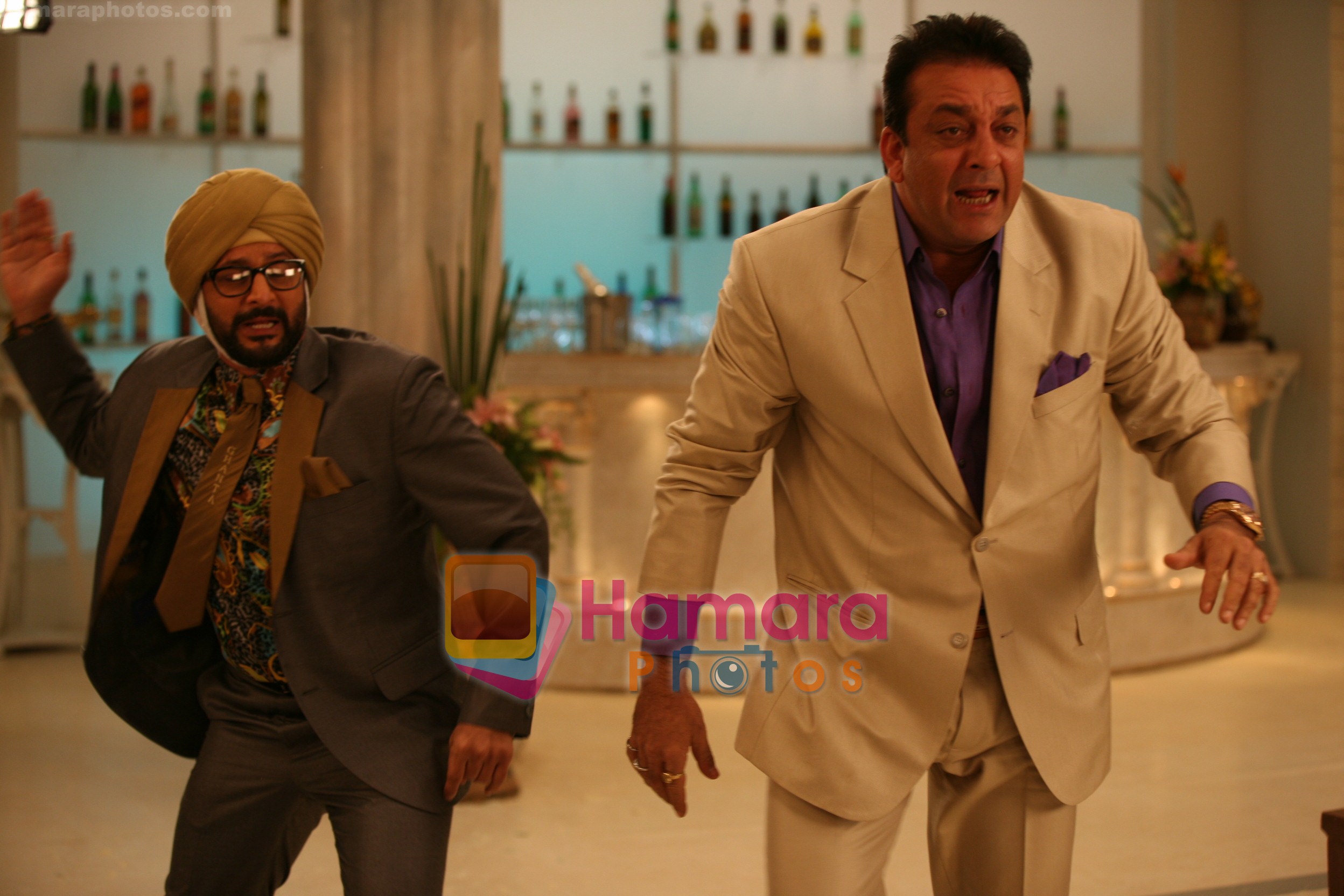 Arshad and Sanjay Dutt in the still from movie Double Dhamaal