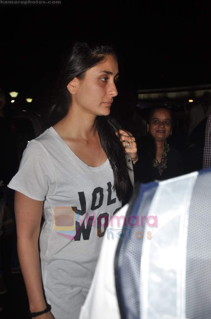 Kareena Kapoor snapped at International airport on 26th June 2011 