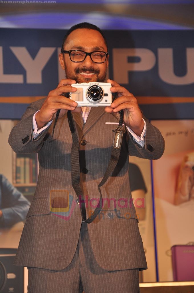 Rahul Bose unveils Olympus cameras in ITC, Parel, Mumbai on 30th June 2011 