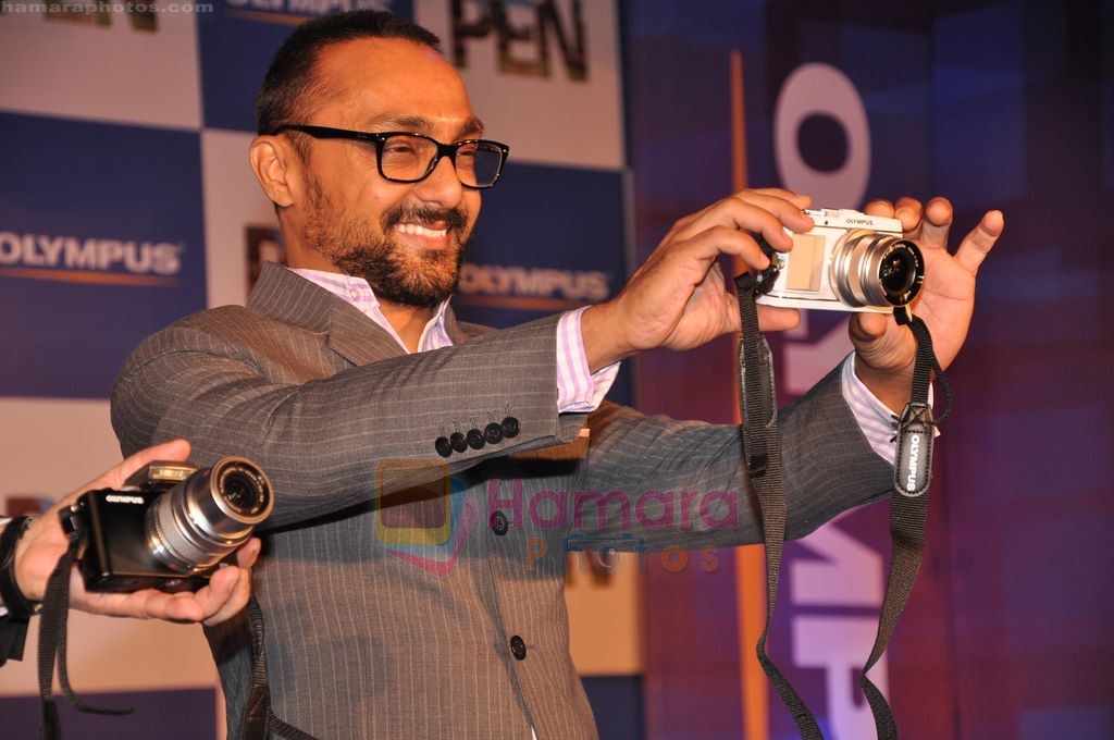 Rahul Bose unveils Olympus cameras in ITC, Parel, Mumbai on 30th June 2011 