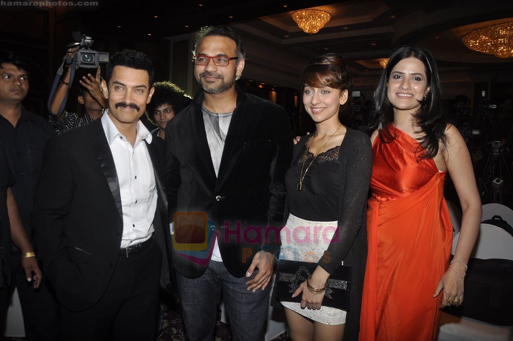 Anusha Dandekar, Abhinay Deo, Aamir Khan, Shona Mohapatra at Delhi Belly Success Bash in Taj Land's End on 6th July 2011