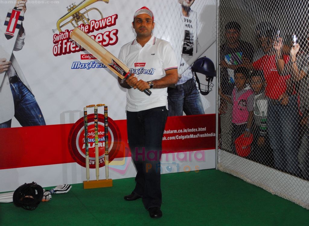Virender Sehwag meets Colgate Maxfresh contest winners in Intercontinental Lalit, Mumbai on 7th July 2011