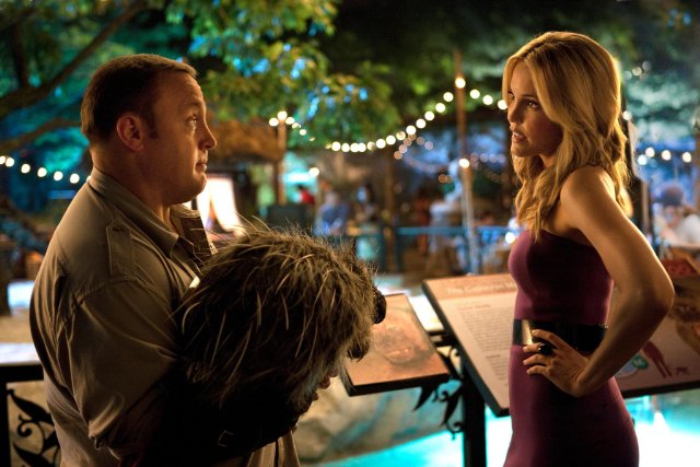 Leslie Bibb, Kevin James in the still from the movie Zookeeper