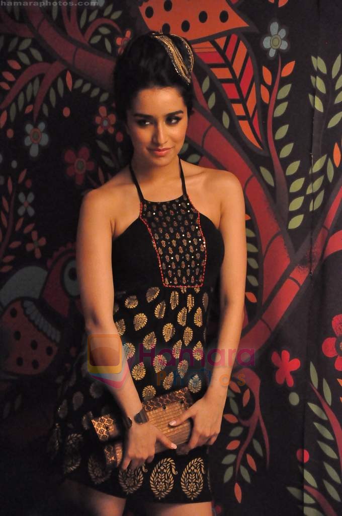 Shraddha Kapoor models for Anita Dogre's Global Desi in Mehbob on 8th July 2011