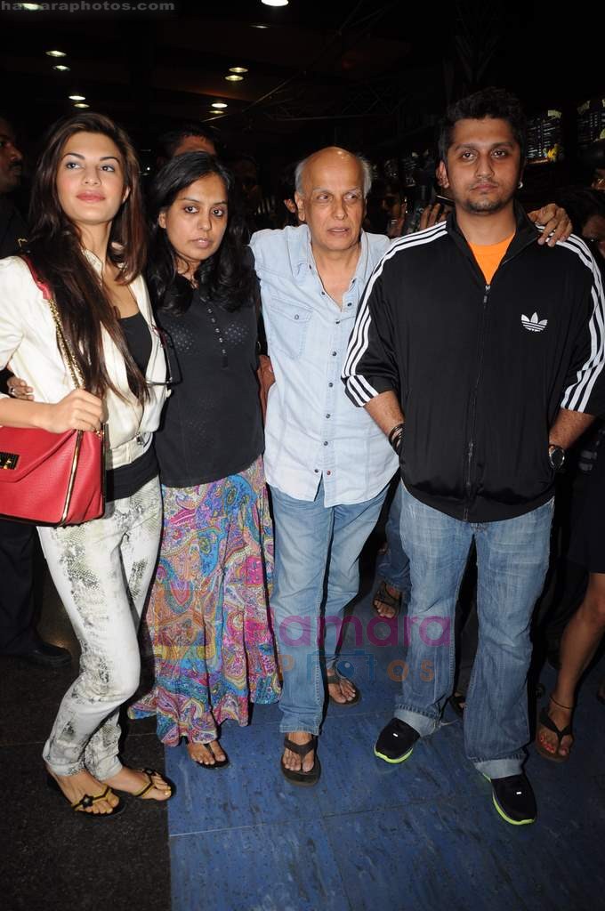 Jacqueline Fernandez, Mohit Suri, Mahesh Bhat at Murder 2 press meet in Fame on 9th July 2011