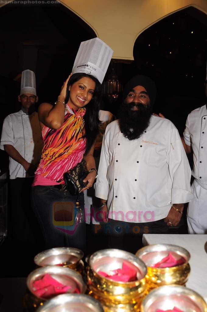 Geeta Basra at Sahara Star's Punjabi food festival in Sahara Star on 12th July 2011