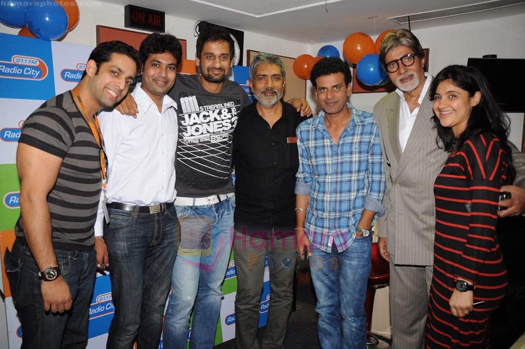 Amitabh Bachchan, Prakash Jha at Radio City to promote film Aakarshan in Bandra, Mumbai on 12th July 2011