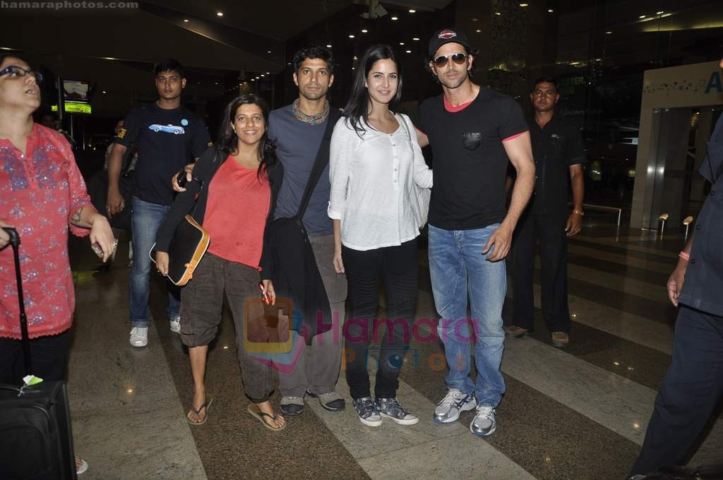 Farhan Akhtar, Hrithik Roshan, Katrina Kaif, Zoya Akhtar as they return fom Zindagi Na Milegi Dobara road tour in Airport, Mumbai on 12th July 2011