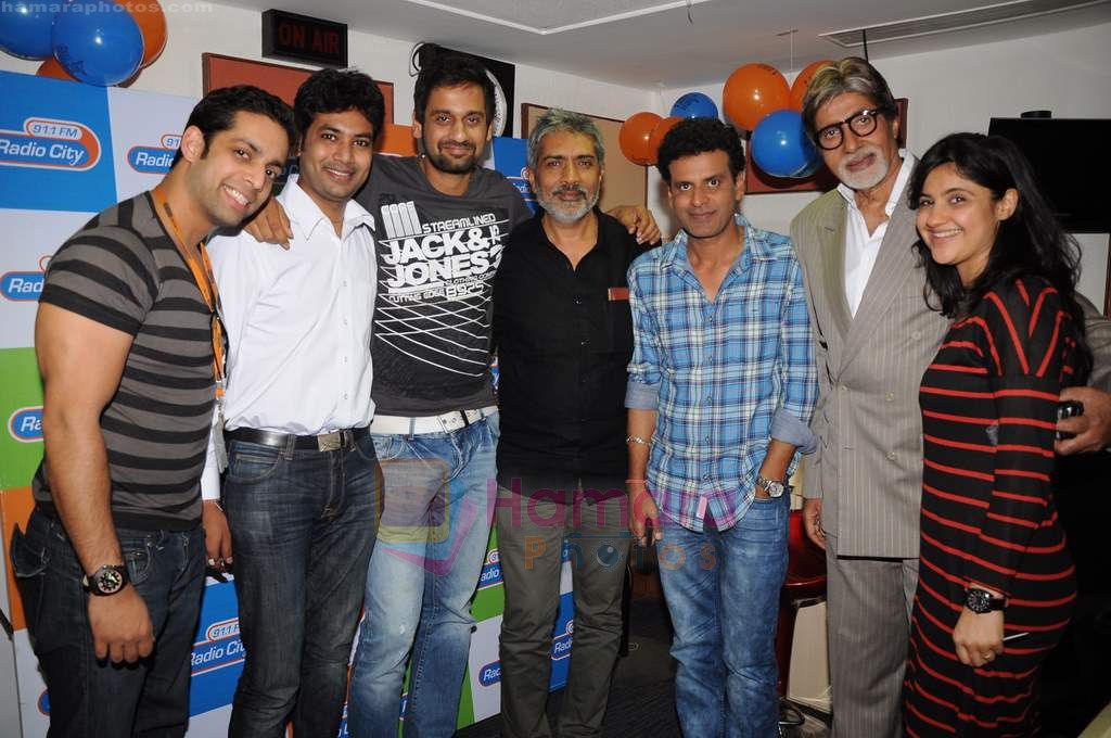 Amitabh Bachchan, Prakash Jha at Radio City to promote film Aakarshan in Bandra, Mumbai on 12th July 2011