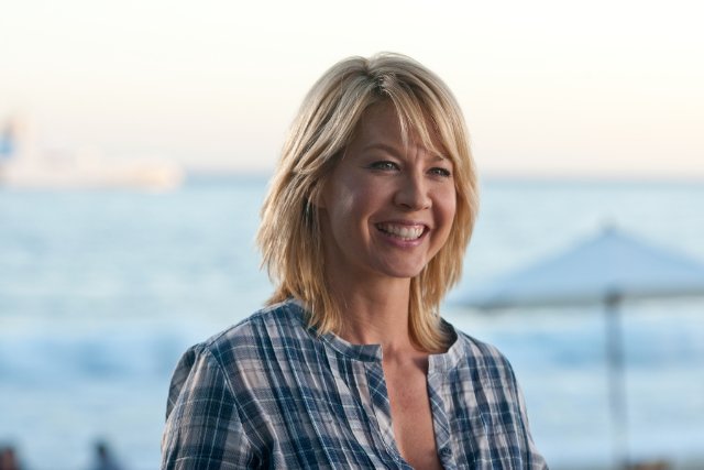 Jenna Elfman in still from the movie Friends with Benefits