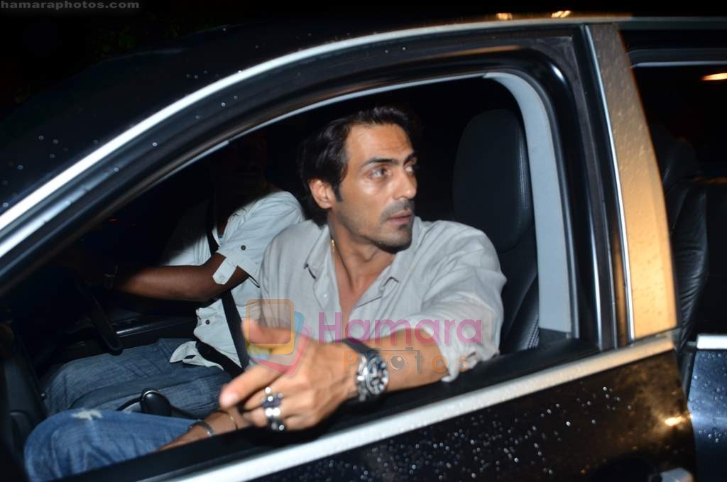 Arjun Rampal at the screening of Zindagi Na Milegi Dobara at SRK's house on 15th July 2011