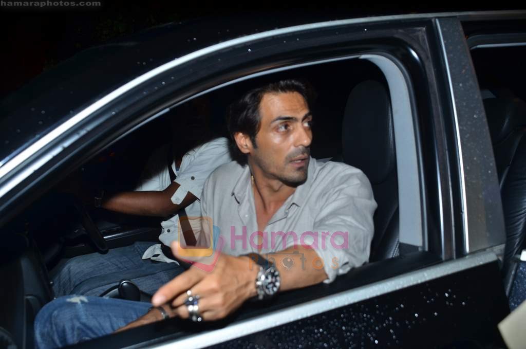 Arjun Rampal at the screening of Zindagi Na Milegi Dobara at SRK's house on 15th July 2011