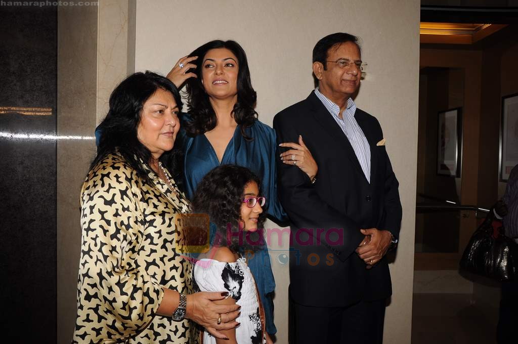 Sushmita Sen reveals 3 winners of I AM She in Trident, Mumbai on 16th July 2011