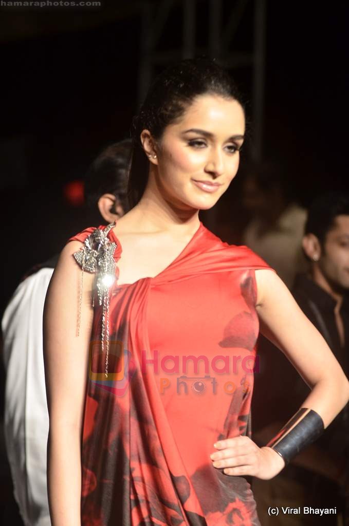 Shraddha Kapoor at Synergy 1 Delhi Couture Week 2011 Day 4 in Taj Palace, Delhi on 25th July 2011