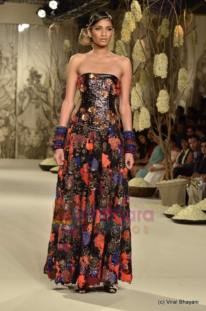 Model walk the ramp for Rohit Bal Show at Synergy 1 Delhi Couture Week 2011 in Taj Palace, Delhi on 25th July 2011