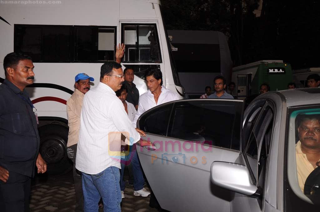 Shahrukh Khan snapped at Mehboob in Bndra, Mumbai on 28th July 2011