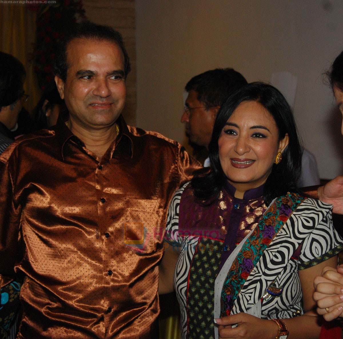Suresh Wadkar, Jaspinder Narula at Anup Jalota Birthday Party in Sun Villa Warli on 30th July 2011