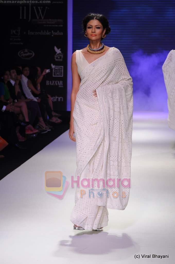 Model walks the ramp for Kays Jewels show at IIJW 2011 Day 2 in Grand Hyatt on 1st Aug 2011