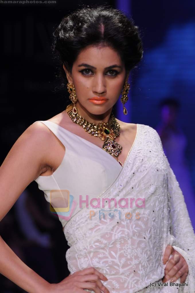 Model walks the ramp for Kays Jewels show at IIJW 2011 Day 2 in Grand Hyatt on 1st Aug 2011