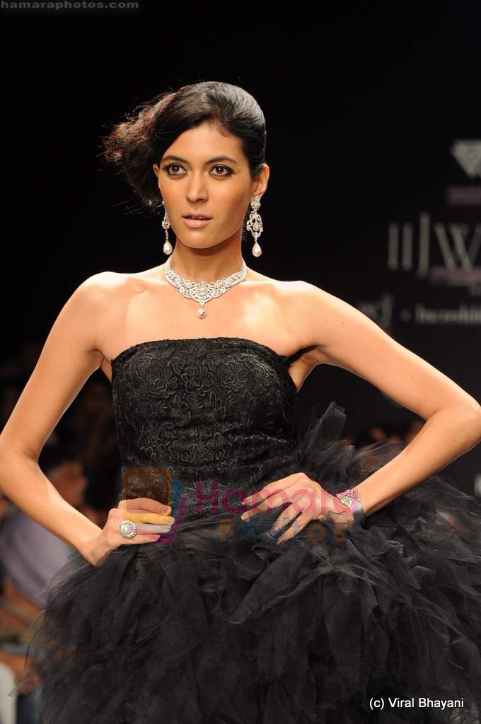 Model walks the ramp for Gia India show at IIJW 2011 Day 3 in Grand Hyatt on 2nd Aug 2011