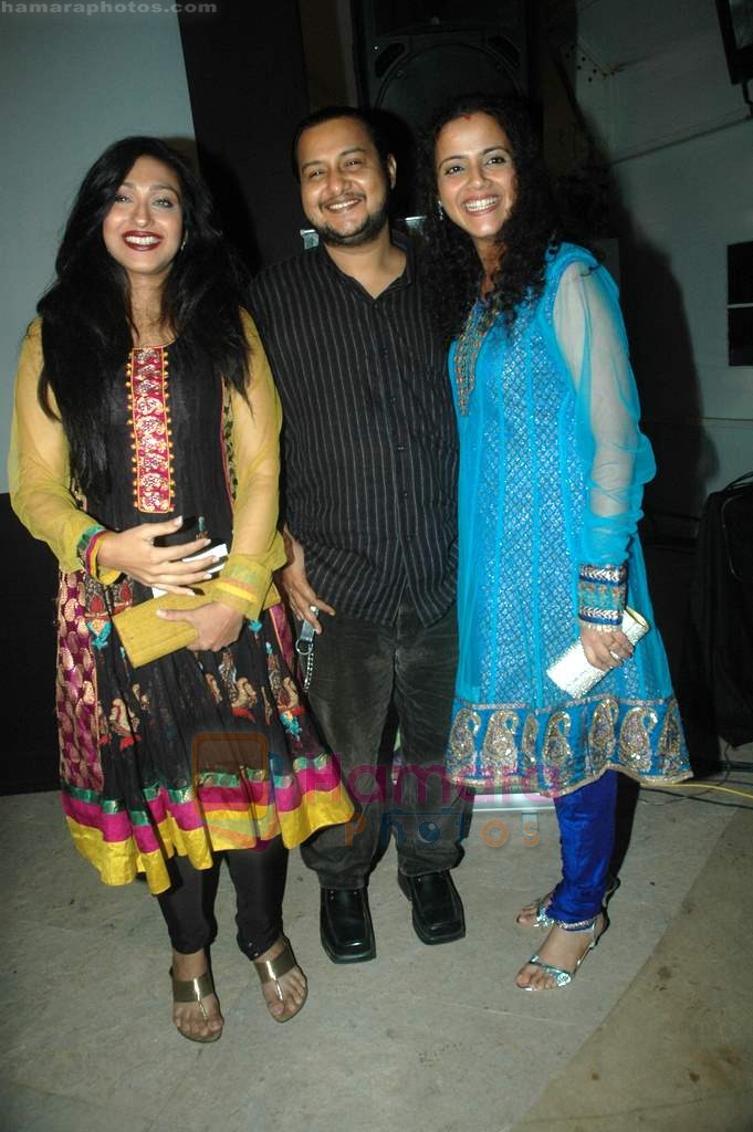 Rituparna Sengupta, Gauri Karnik at Bas Ek Tamanna music launch in Sun N Sand on 2nd Aug 2011