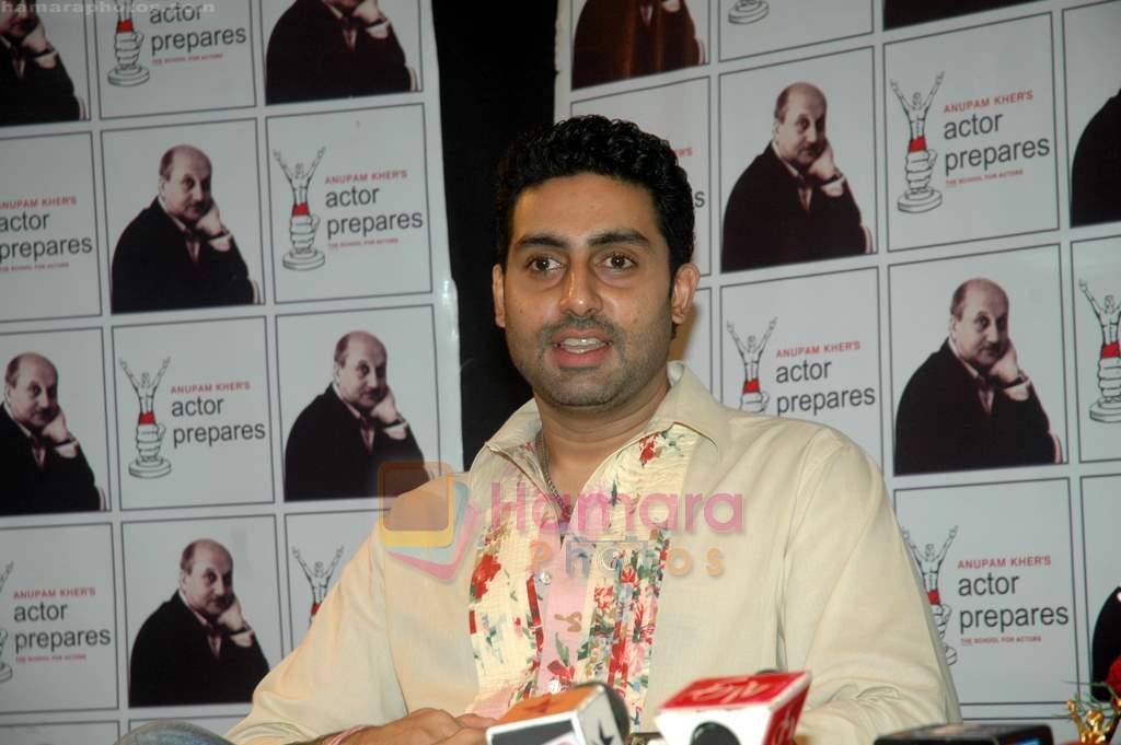 Abhishek Bachchan teaches at Anupam Kher's Action Prepares in Santacruz, Mumbai on 2nd Aug 2011