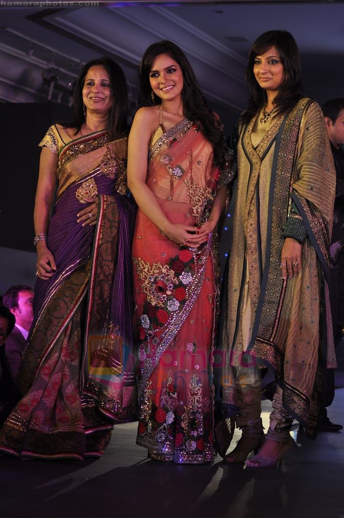 Shazahn Padamsee at Gitanjali Bollywood Ticket nite in The Leela, Mumbai on 5th Aug 2011