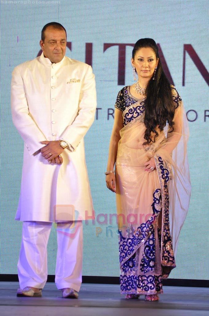 Sanjay Dutt, Manyata Dutt at Gitanjali Bollywood Ticket nite in The Leela, Mumbai on 5th Aug 2011