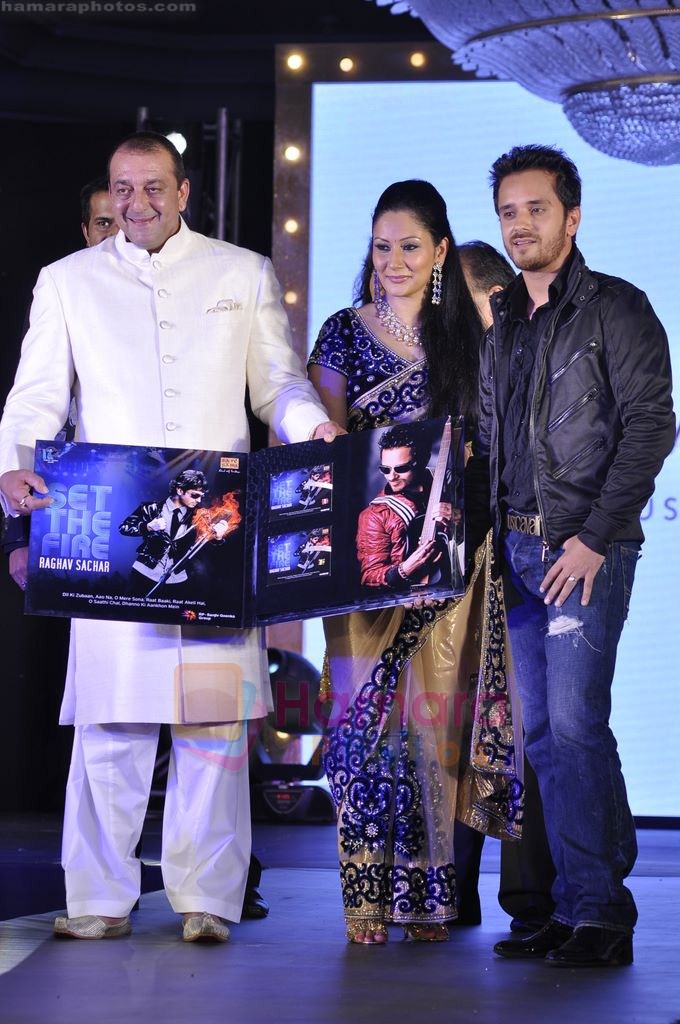 Sanjay Dutt, Manyata Dutt, Raghav Sachar at Gitanjali Bollywood Ticket nite in The Leela, Mumbai on 5th Aug 2011