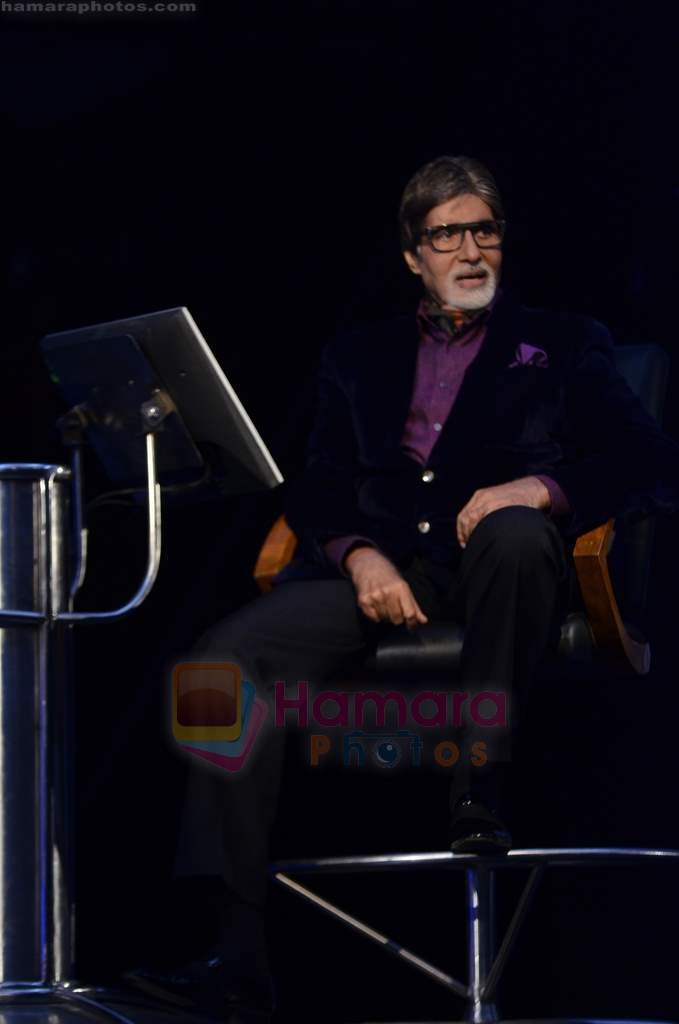 Amitabh Bachchan at KBC 5 launch in J W MArriott on 9th Aug 2011