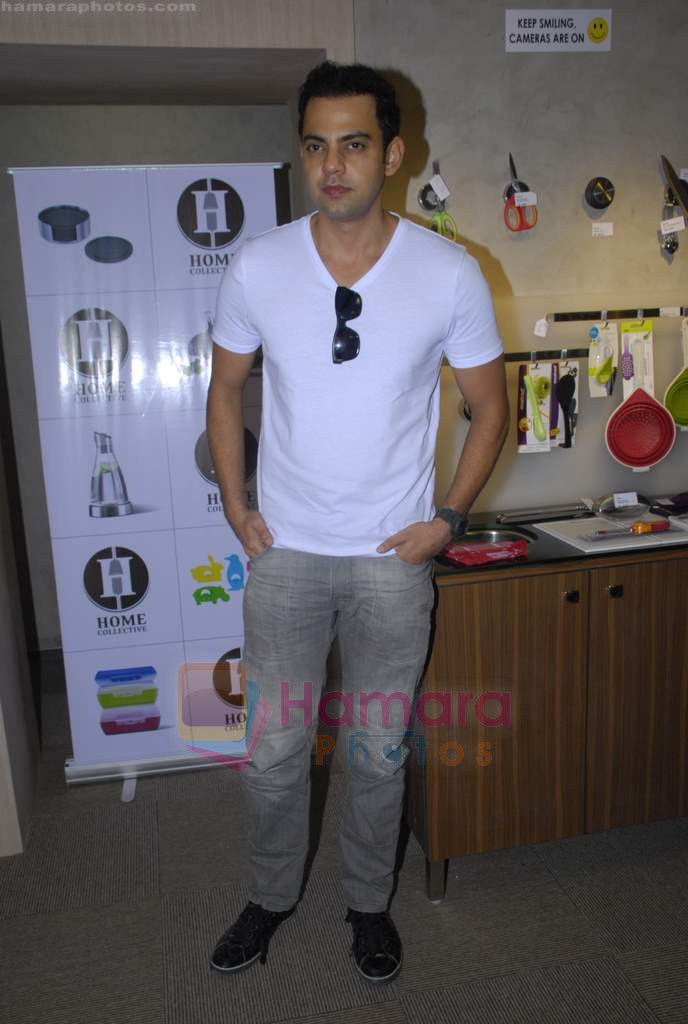 Cyrus Sahukar at Ira Dubey's store launch in Chowpatty, Mumbai on 9th Aug 2011