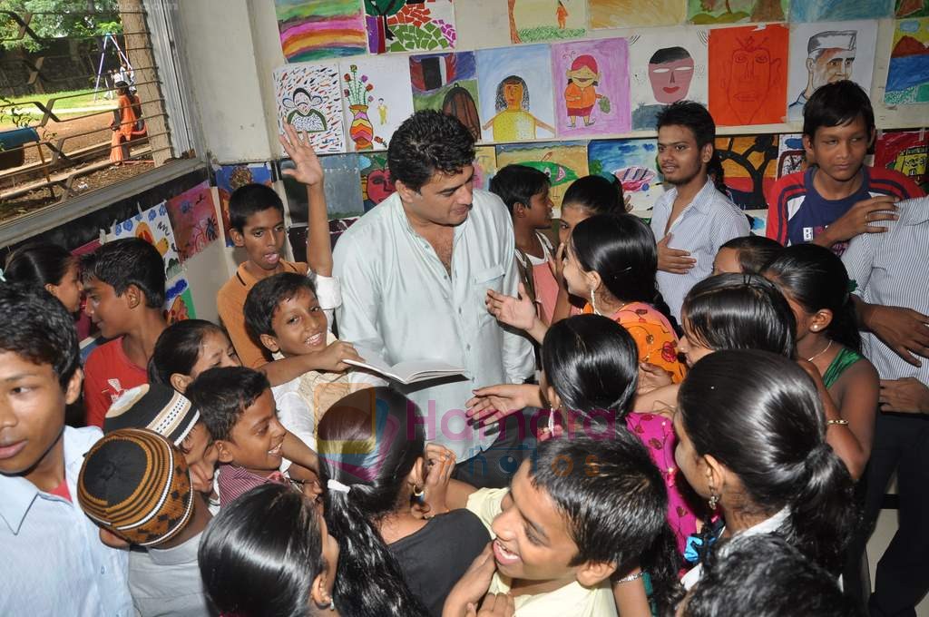 Ayub Khan at Art event for kids by Priyasri Patodia in Worli, Mumbai on 10th Aug 2011