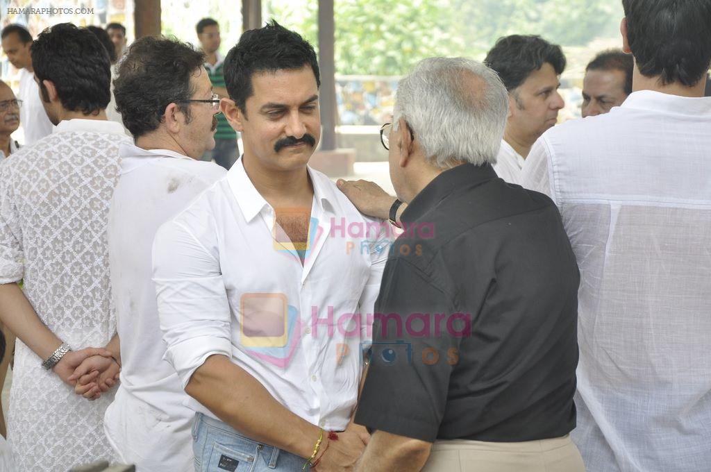 Aamir Khan at Bollywood pays tribute to Shammi Kapoor on 14th Aug 2011