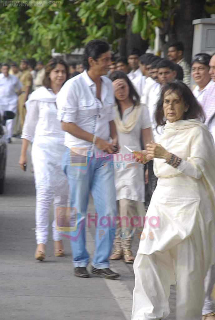 Chunky Pandey at Shammi Kapoor prayer meeting in Blue Sea on 16th Aug 2011
