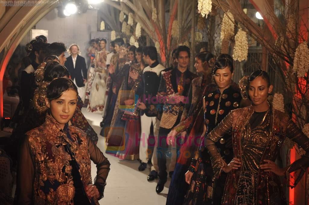 Rohit Bal walk the ramp for Rohit Bal show for Lakme in Tote on 16th Aug 2011