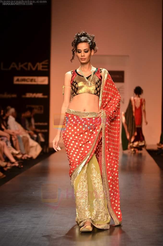 Model walks the ramp for Shyamal Bhumika Show at Lakme Fashion Week 2011 Day 3 in Grand Hyatt, Mumbai on 19th Aug 2011