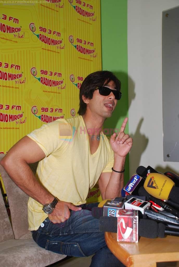 Shahid Kapoor at Radio Mirchi in Lower Parel, Mumbai on 20th Aug 2011
