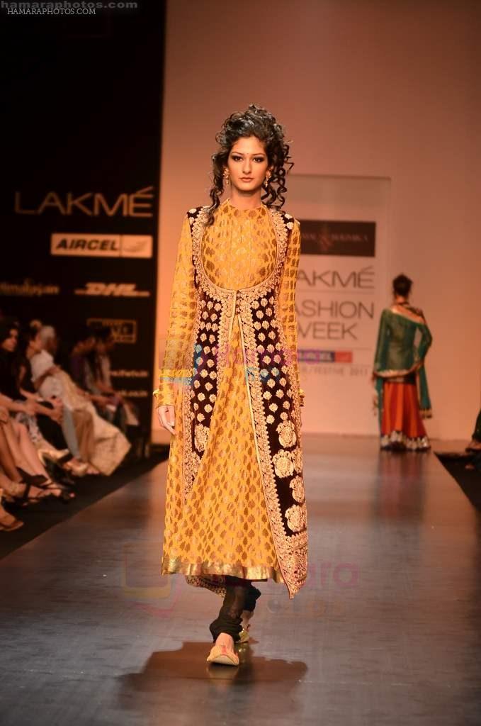 Model walks the ramp for Shyamal Bhumika Show at Lakme Fashion Week 2011 Day 3 in Grand Hyatt, Mumbai on 19th Aug 2011