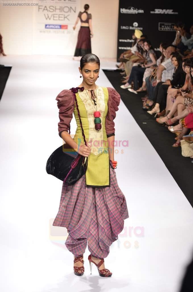 Model walks the ramp for Sabah Khan Show at Lakme Fashion Week 2011 Day 5 in Grand Hyatt, Mumbai on 21st Aug 2011