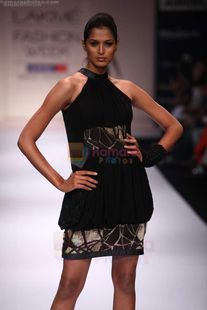 Model walks the ramp for Arjun Show at Lakme Fashion Week 2011 Day 4 in Grand Hyatt, Mumbai on 20th Aug 2011
