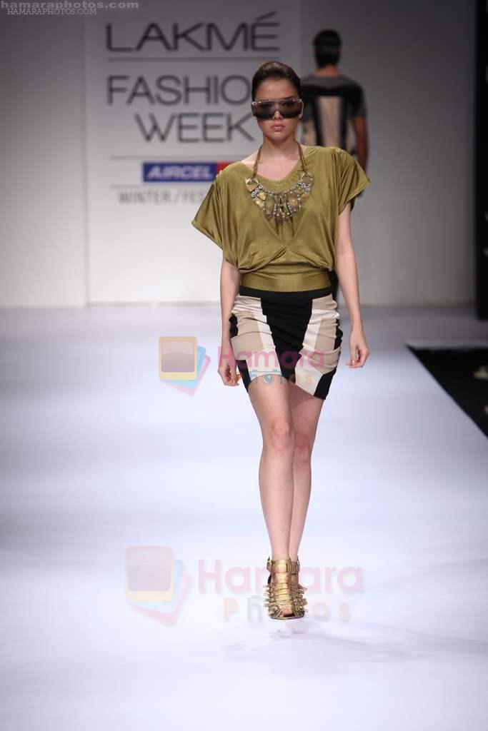 Model walks the ramp for Deux A Show at Lakme Fashion Week 2011 Day 4 in Grand Hyatt, Mumbai on 20th Aug 2011