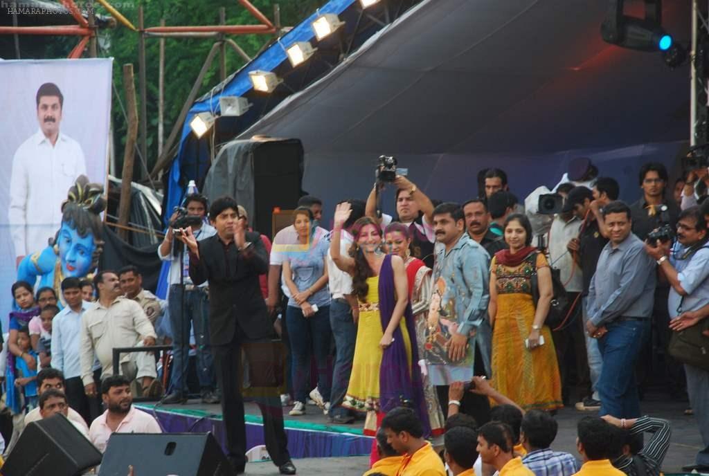 Soha Ali Khan at Sachin Ahir Dahi Handi in Worli, Mumbai on 22nd Aug 2011